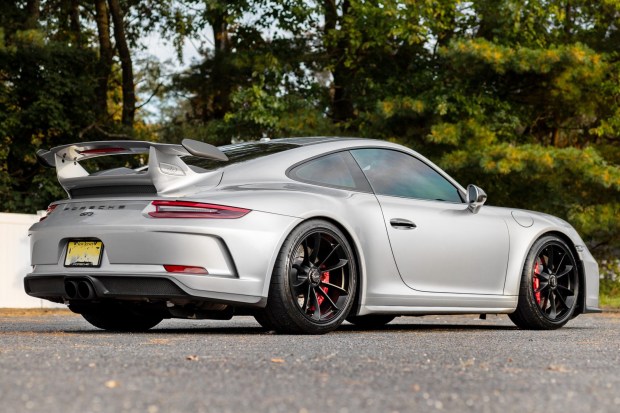 2018 911 GT3 photo 2