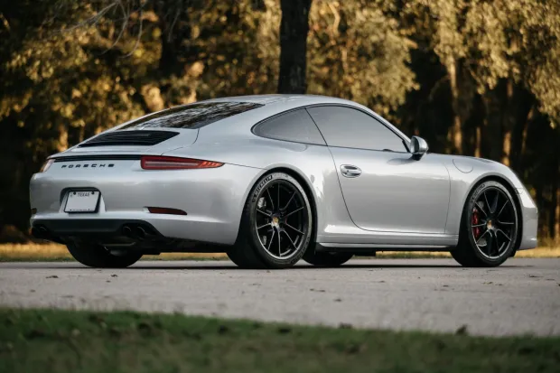2015 911 Carrera GTS photo 2
