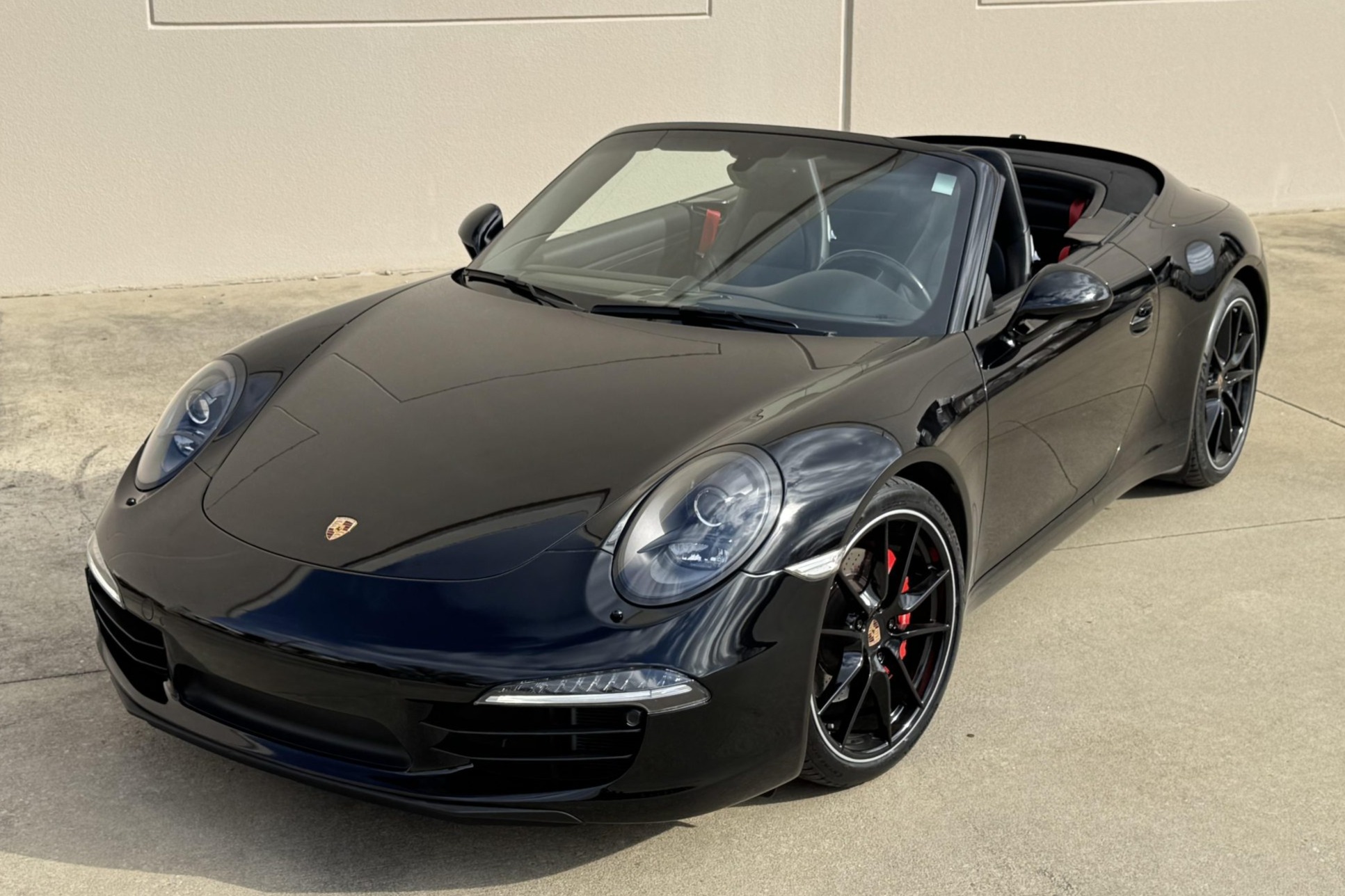 2015 911 Carrera S Cabriolet photo 2