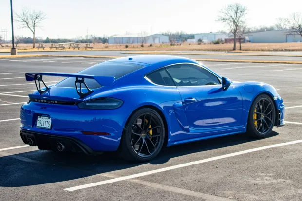 2021 718 Cayman GT4 photo 2