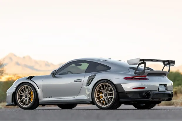 2018 911 GT2 RS photo 2