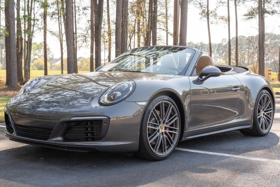 2017 Porsche 911 Carrera 4S Cabriolet