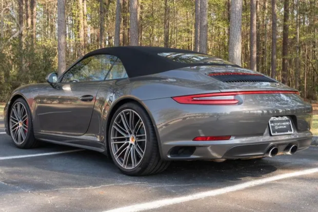 2017 911 Carrera 4S Cabriolet photo 2