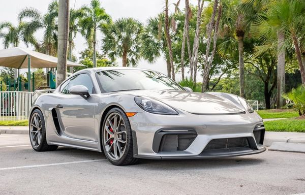 2023 Porsche 718 Cayman GT4