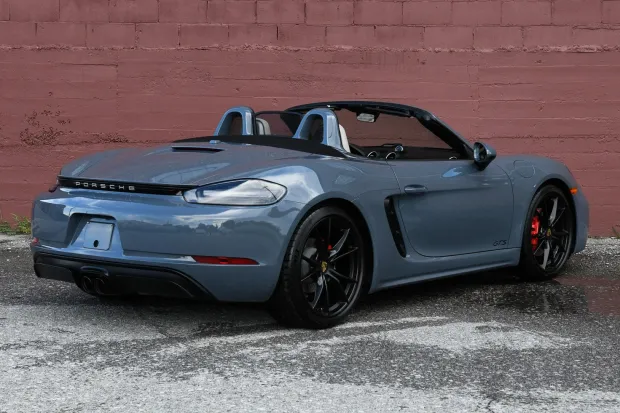 2018 718 Boxster GTS photo 2
