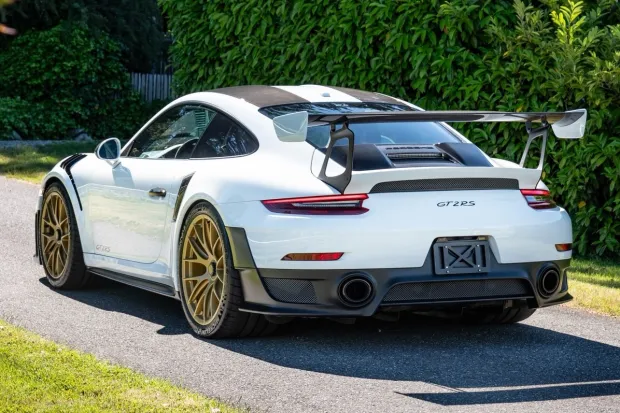 2018 911 GT2 RS photo 2