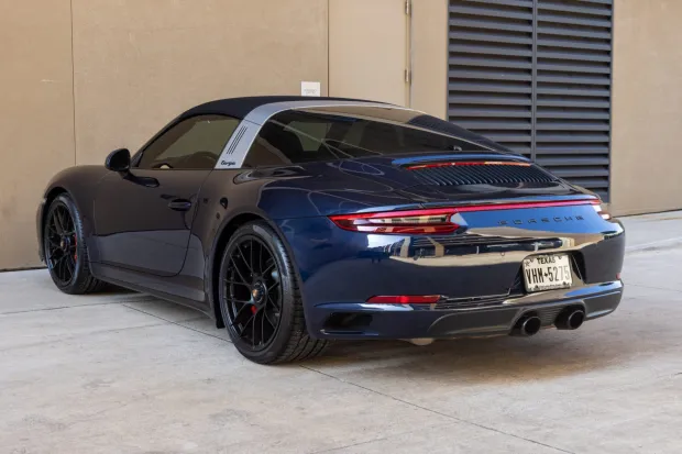 2018 911 Targa 4 GTS photo 2