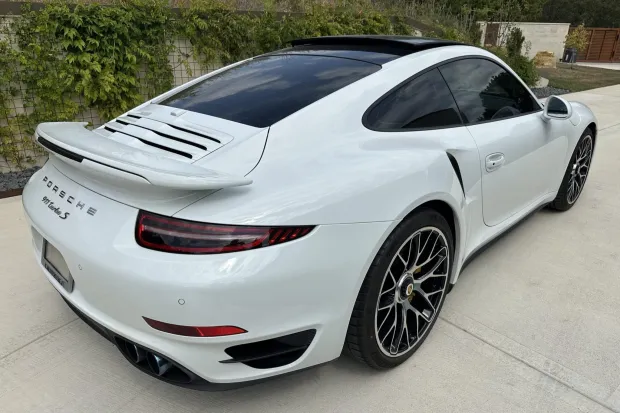 2014 911 Turbo S photo 2