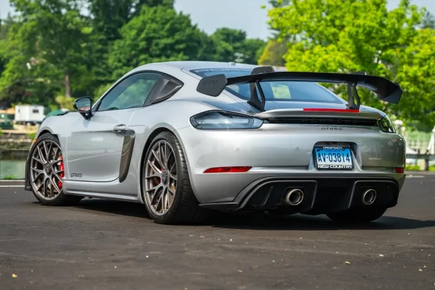 2023 718 Cayman GT4 RS photo 2