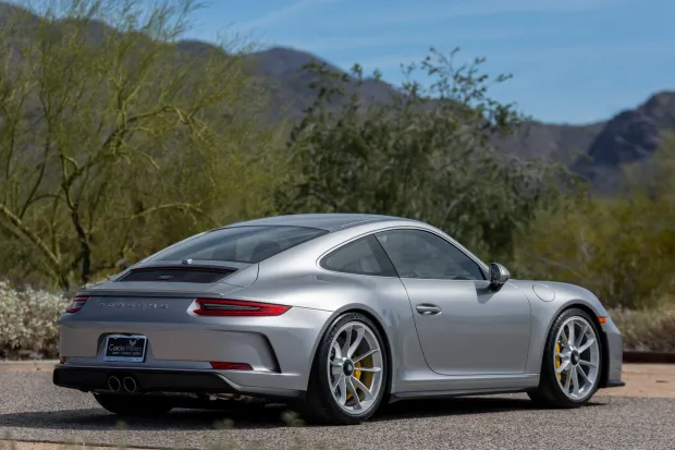 2018 911 GT3 photo 2