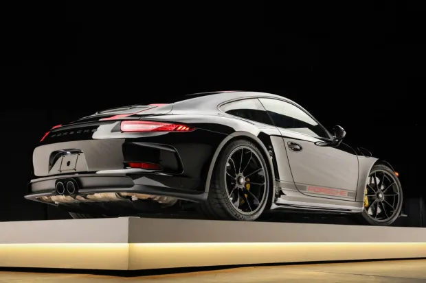 2016 911 R photo 2