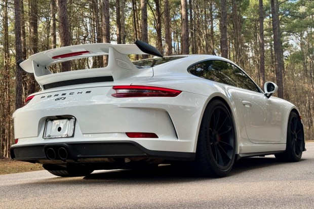 2018 911 GT3 photo 2