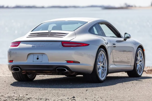 2012 911 Carrera photo 2