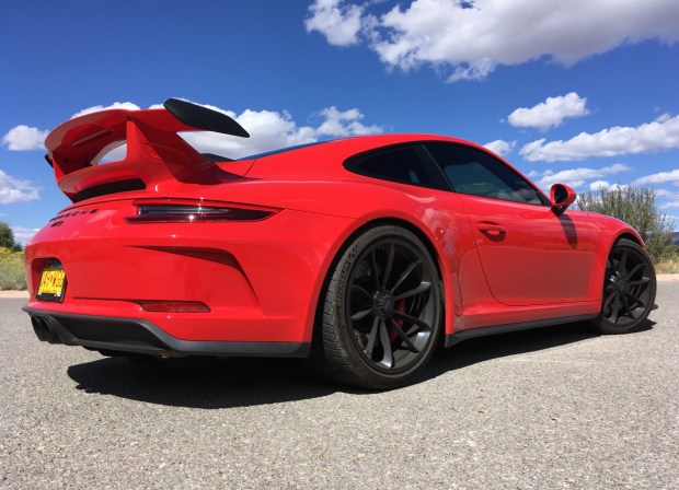 2018 911 GT3 photo 2