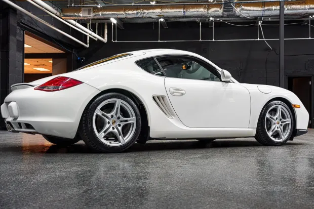 2010 Cayman Base photo 2