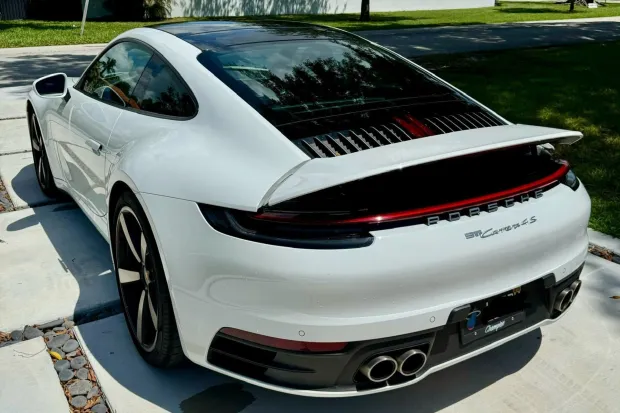 2020 911 Carrera 4S photo 2