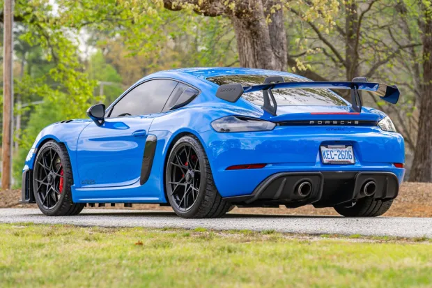 2023 718 Cayman GT4 RS photo 2