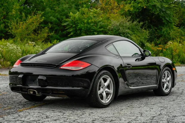 2011 Cayman Base photo 2