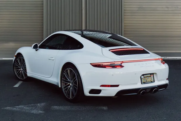 2017 911 Carrera 4S photo 2