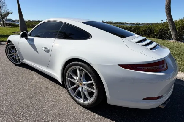 2014 911 Carrera S photo 2