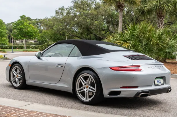 2018 911 Carrera Cabriolet photo 2
