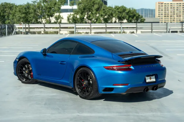 2017 911 Carrera GTS photo 2