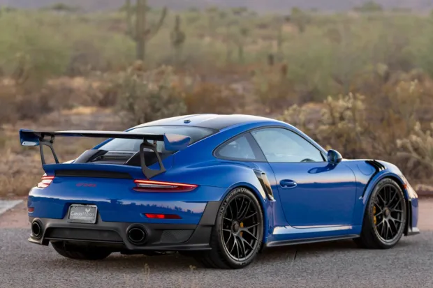 2019 911 GT2 RS photo 2