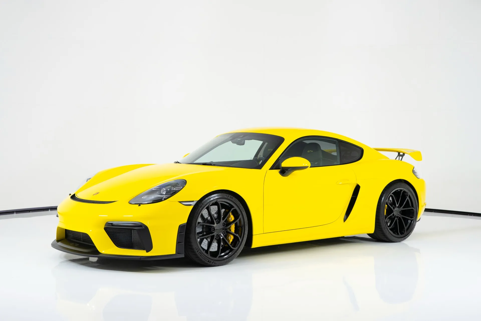 2022 Porsche 718 Cayman GT4