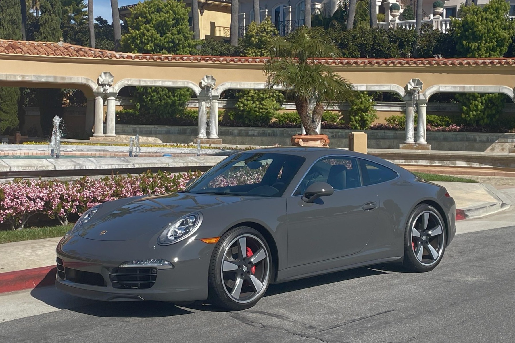 2014 911 50th Anniversary Edition photo 2