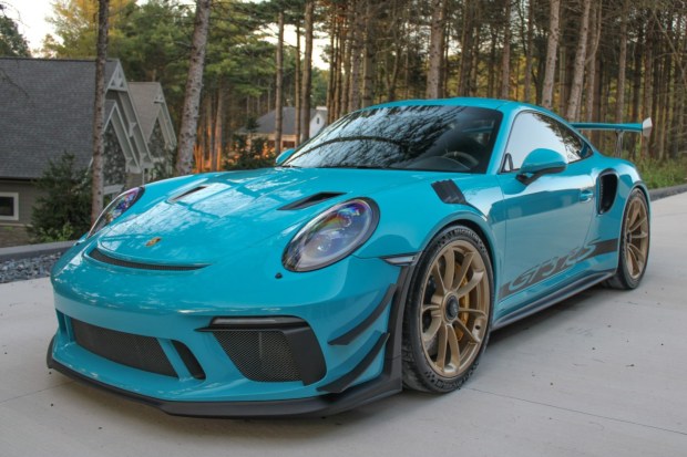 2019 911 GT3 RS photo 2