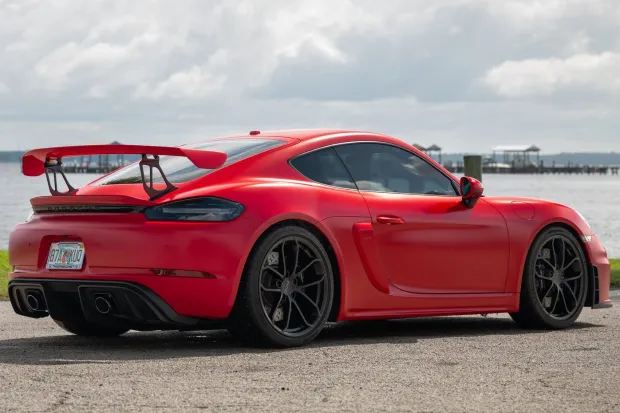 2022 718 Cayman GT4 photo 2