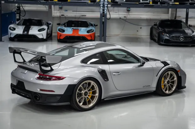 2018 911 GT2 RS photo 2