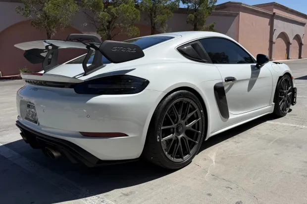 2023 718 Cayman GT4 RS photo 2