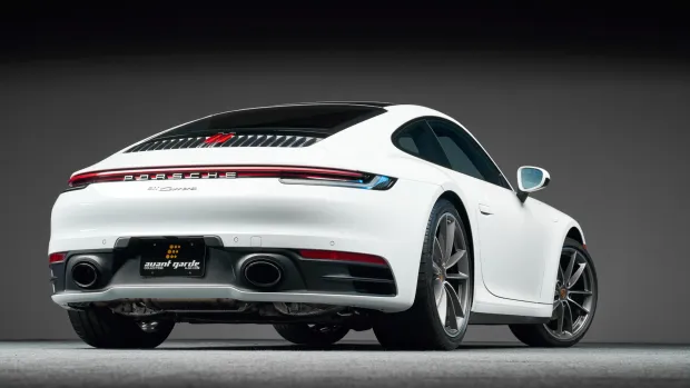 2020 911 Carrera photo 2