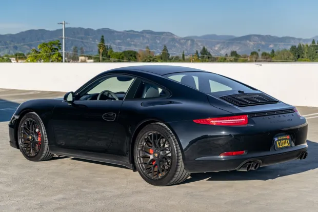 2015 911 Carrera GTS photo 2