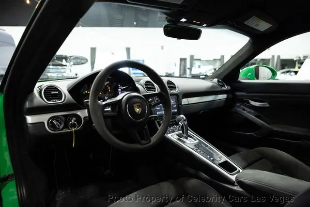 2022 718 Cayman GT4 photo 2