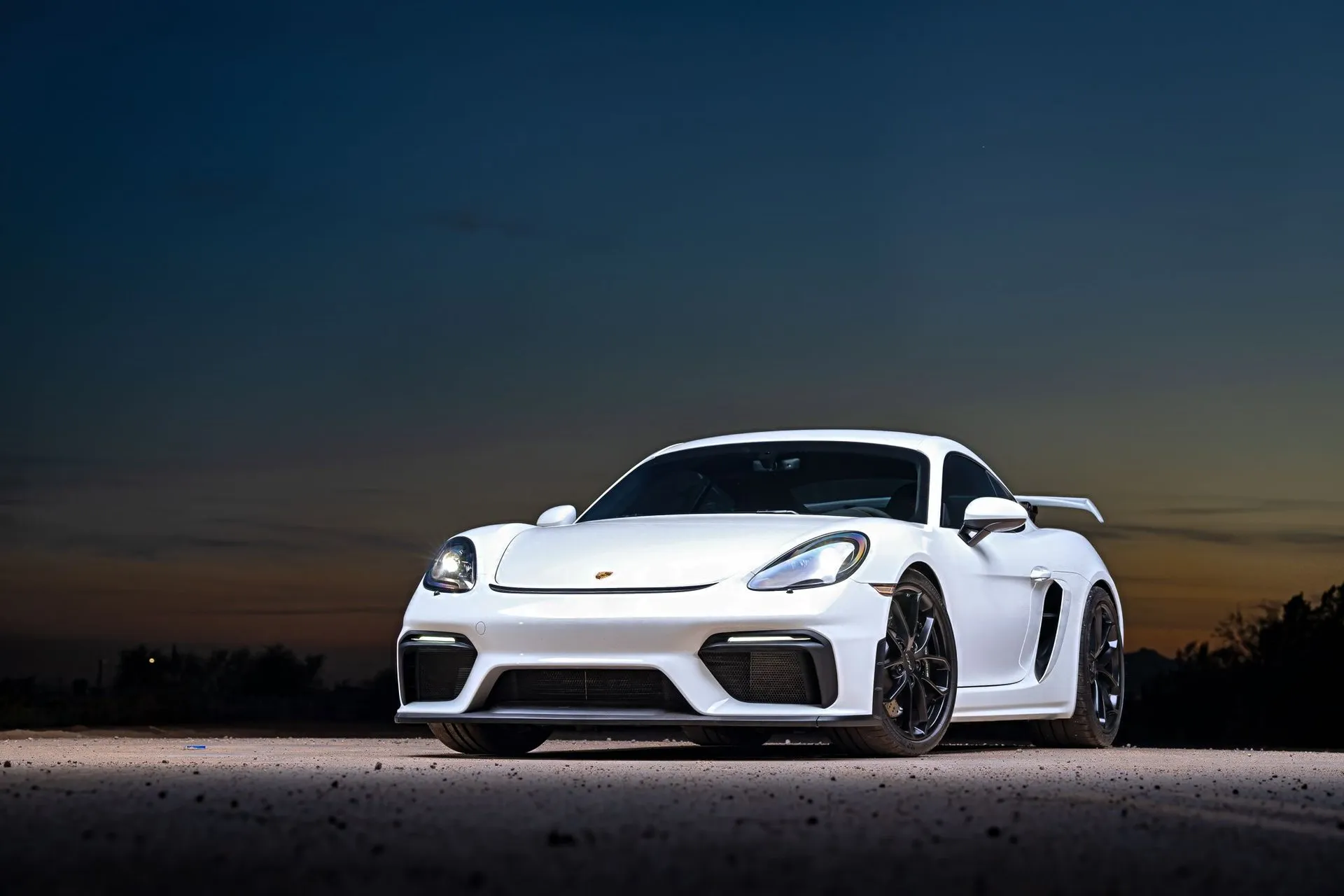 2021 718 Cayman GT4 photo 2