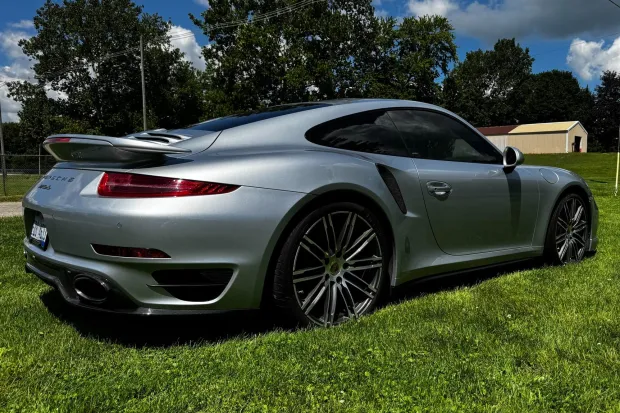 2015 911 Turbo photo 2
