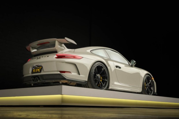 2018 911 GT3 photo 2