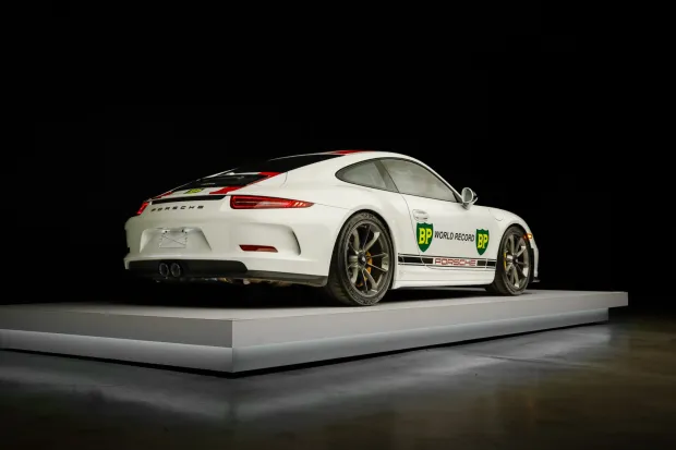 2016 911 R photo 2