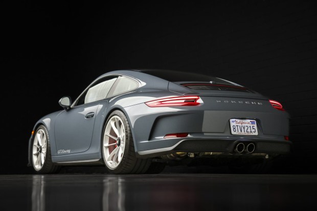 2018 911 GT3 Touring photo 2