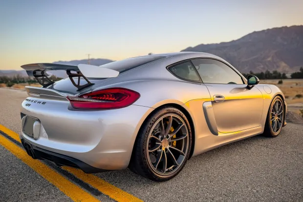 2016 Cayman GT4 photo 2