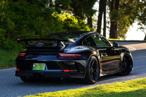 2018 911 GT3 photo 2