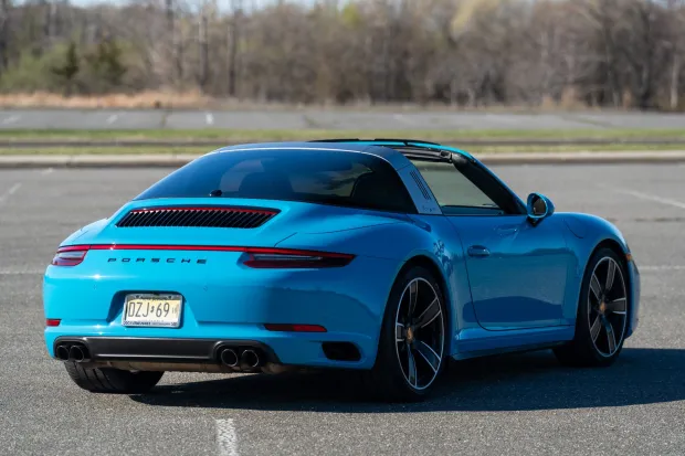 2017 911 Targa 4 photo 2
