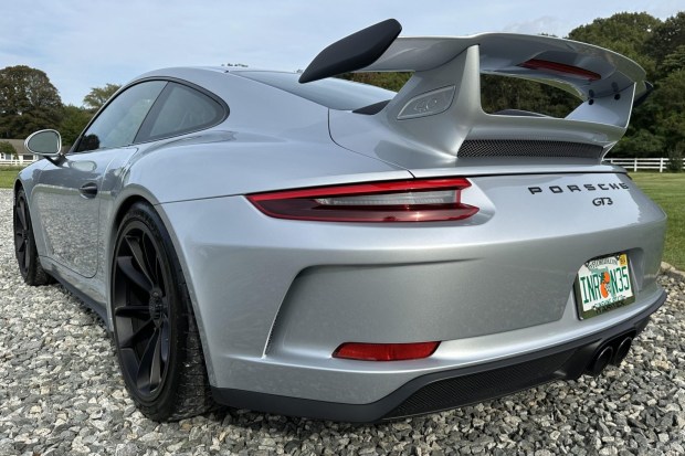 2018 911 GT3 photo 2