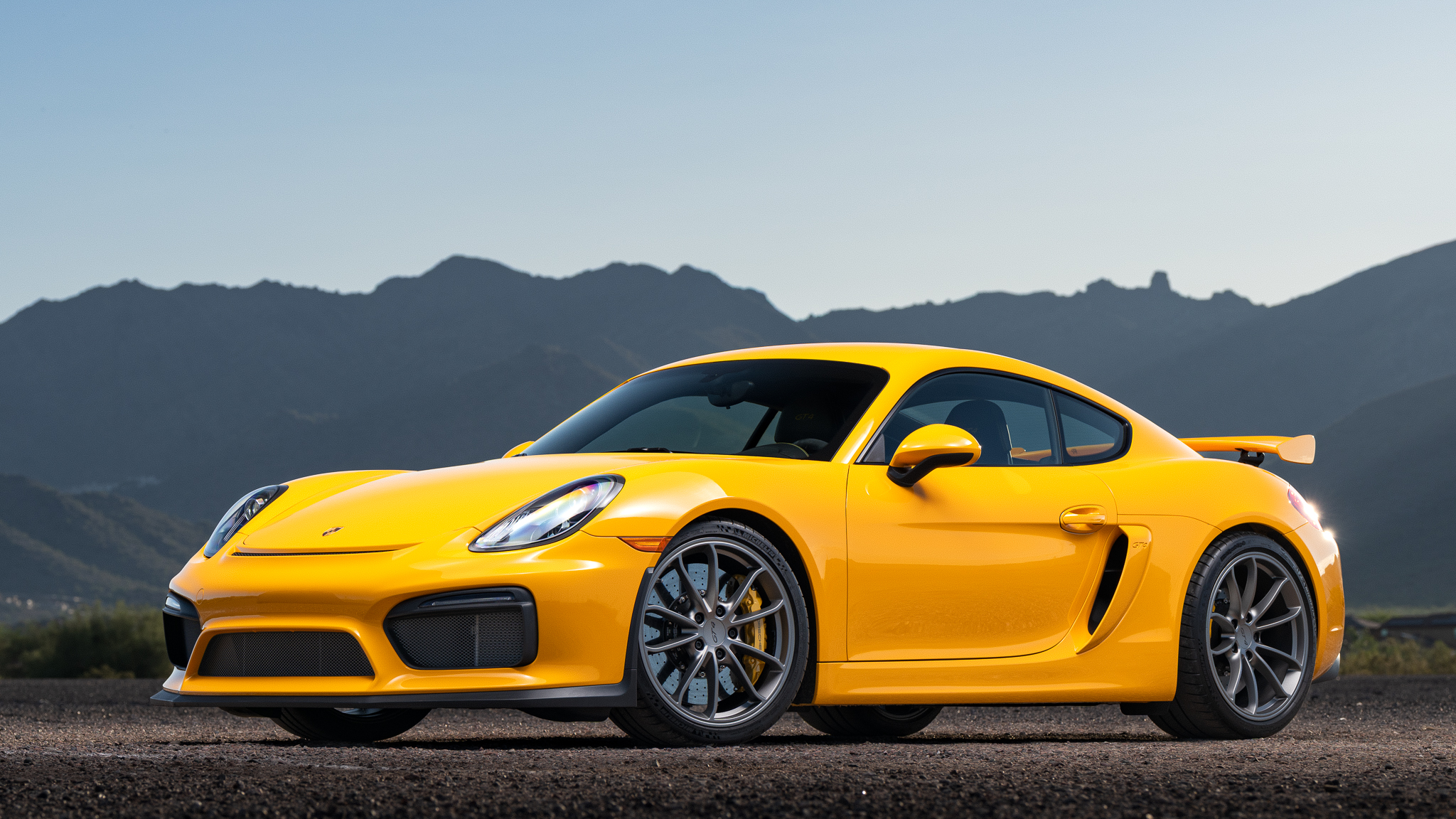 2016 Cayman GT4 photo 2
