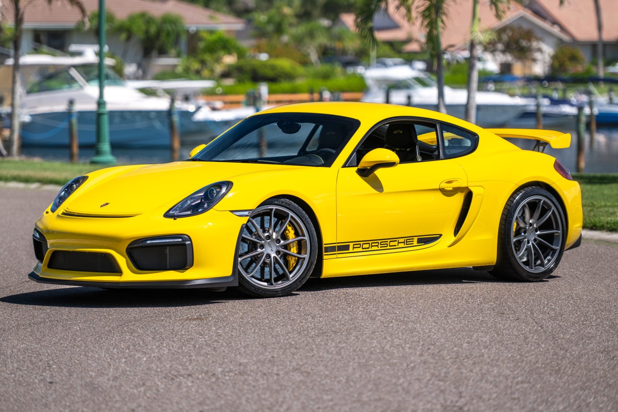 2016 Cayman GT4 photo 2