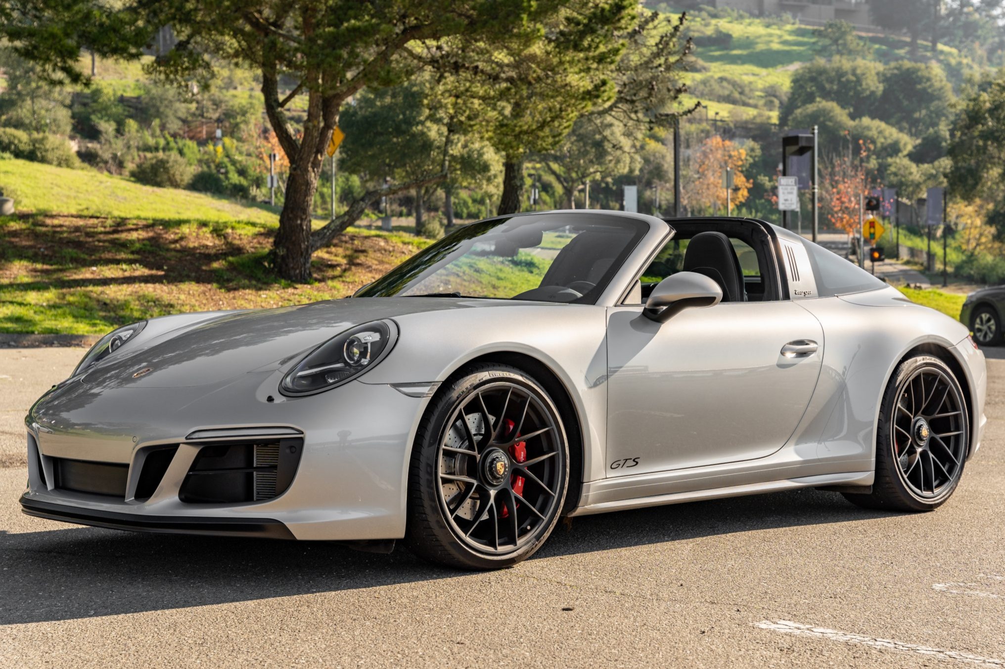 2018 911 Targa 4 GTS photo 2