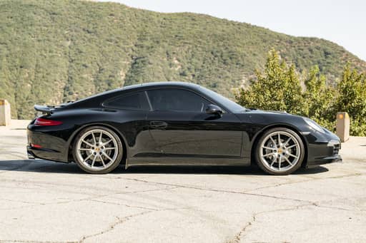 2015 911 Carrera photo 2