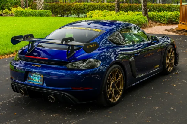 2024 718 Cayman GT4 RS photo 2